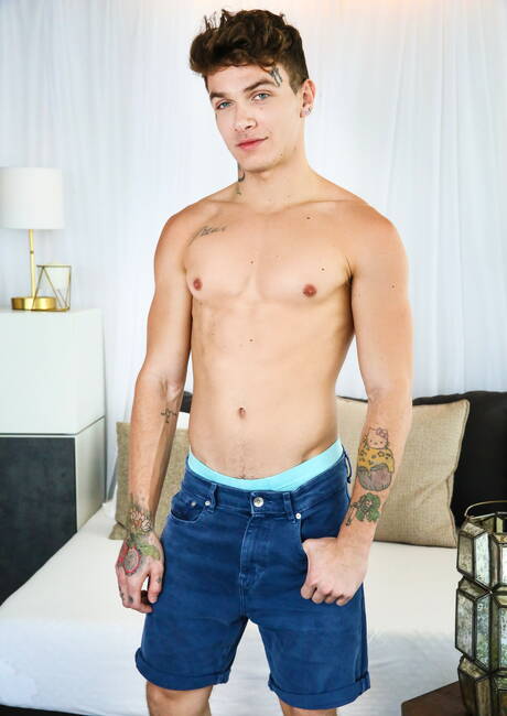 Pretty american guys tough guy Paul Canon and hot twink Luis Rubi fuck ass after sucking cock