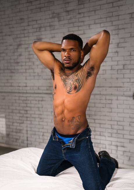 Men.com: Two american boys tough guy Armond Rizzo and strongman Aaron Reese in hot homosexual action