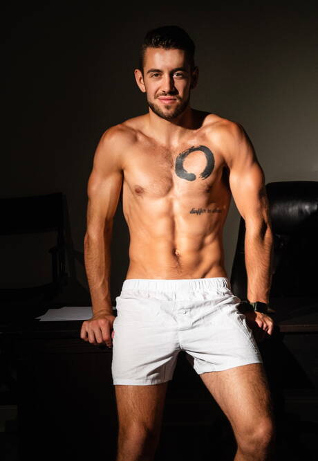 O supergaranhão americano Dante Colle e o durão romeno Kaleb Stryker fazem sexo gostoso