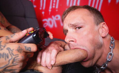 加拿大身材魁梧的Bo Sinn和肌肉男Windom Gold進行肛交