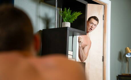 Knappe Amerikaanse jongens, knappe Pierce Paris en jonge jongen Joey Mills neukten elkaar