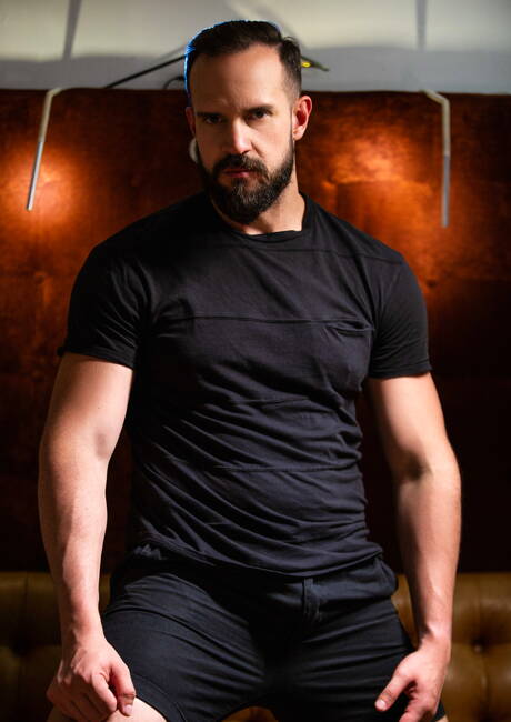 Men.com: Superstud Dann Grey and brazilian mature bear Andy Onassis fuck ass after sucking