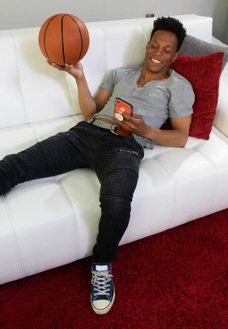 Der schwarze Hengst Aaron Trainer und Koji Xander haben heißen Sex