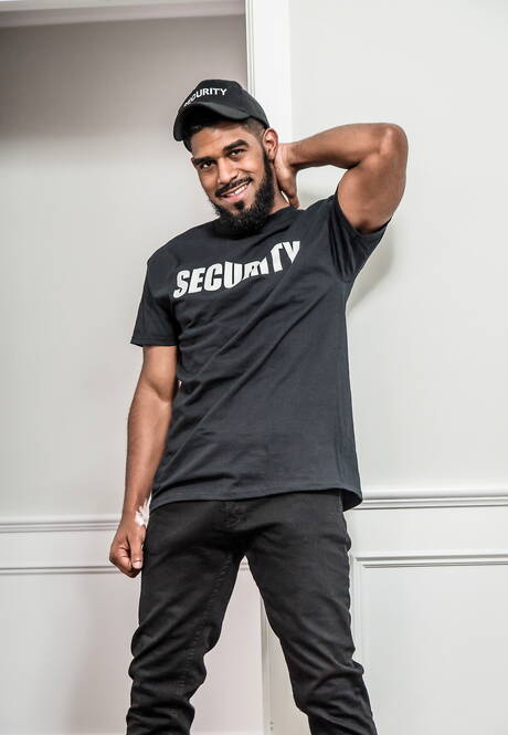 Gorgeous dude Travis Yukarin and hot guy Xl have a good oral sex