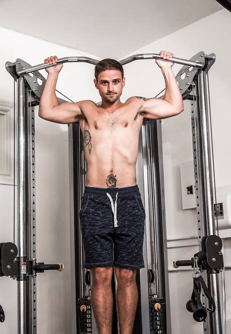 Two american dudes strongman Jackson Reed and beefy Liam Cyber in interracial blowjob scene