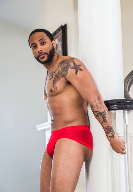 Noir Male: Pretty american guys beefy Colby Tucker and superstud Jaxx Maxim in hot interracial ass bang