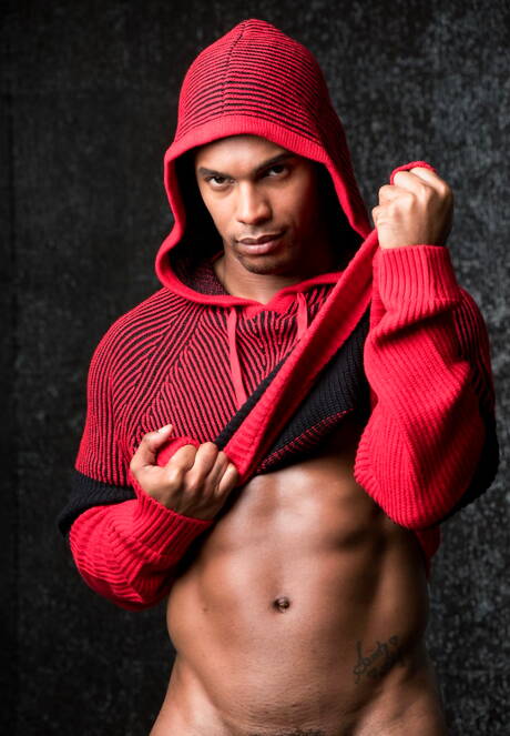 Ebony superstud Jacen Zhu posing naked and showing his ass