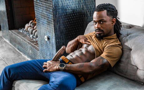 Noir Male: Horny buddies Pheonix Fellington, Trent King and Fame in threesome fuck action