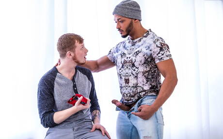 Beroemde Amerikanen, gespierde kerel Dillon Diaz en stoere kerel Zach Covington in zwart-wit seks