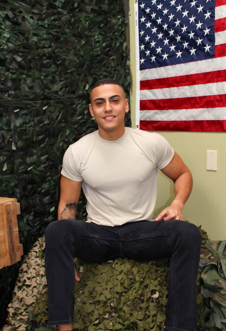 Active Duty: 아시아 근육질 마르코, 야외에서 탄탄한 몸매 과시