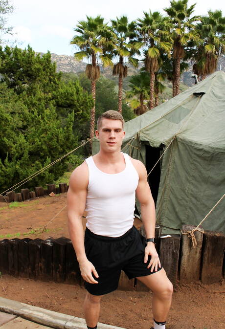 Le jeune Tchèque Danny Defoe montre un corps robuste à l