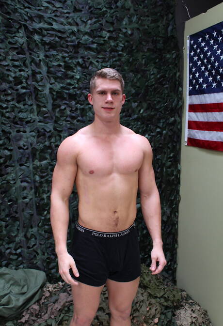 Le jeune Tchèque Danny Defoe montre un corps robuste à l