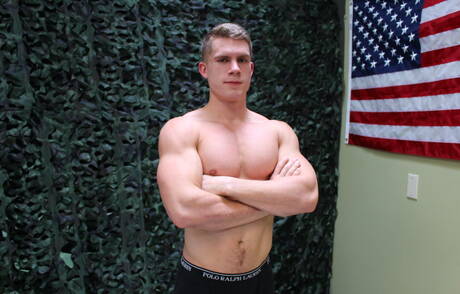 Le jeune Tchèque Danny Defoe montre un corps robuste à l