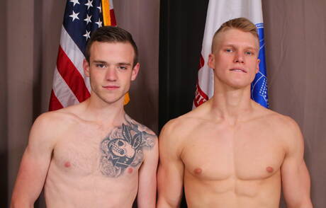 I due ragazzi americani sexy, il bel ragazzo Scott Finn e il bel ragazzo Blake Effortley, fanno sesso anale duro all