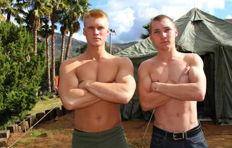 Hot americans, superstud Elye Black and tough guy Blake Effortley fuck after blowjob outside