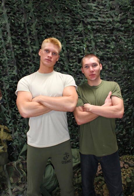 Active Duty: Hot americans, superstud Elye Black and tough guy Blake Effortley fuck after blowjob outside