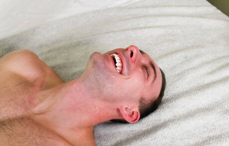 De gespierde Johnny B en de Amerikaanse superstud Laith Inkley hebben anale seks