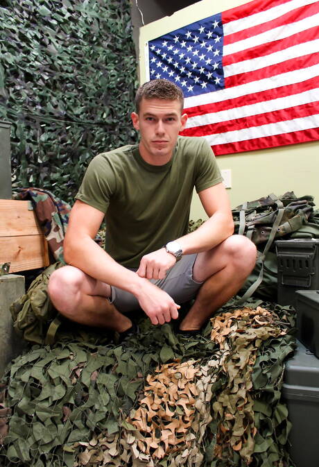 Superstud Tyler Layton shows a beautiful body outdoor