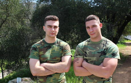 American stud Spencer Laval and beefcake Sammy Nicks in hot ass bang outdoor