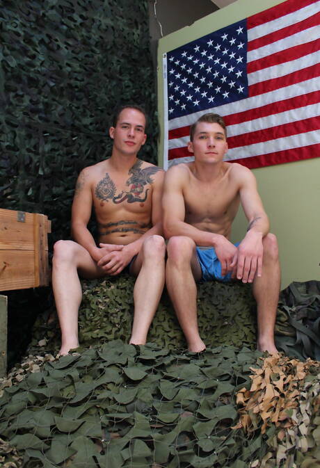 American stars hunk Richard Buldger and tough guy Elye Black have a good sex outside