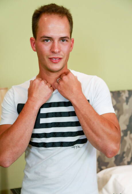 Bons amigos americanos, o lontra Donte, o cara grosso e durão Richard Buldger fode a bunda depois de chupar um pau