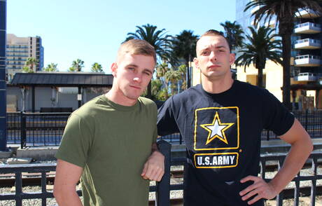 O bonitão americano Ryan Jordan e o robusto Johnny B fazem sexo gostoso ao ar livre