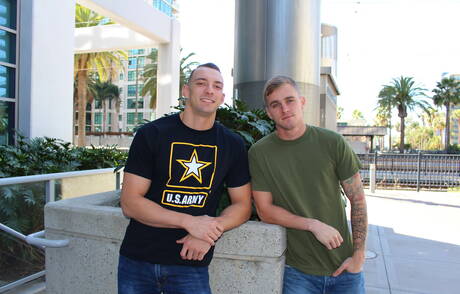 Der amerikanische Schönling Ryan Jordan und der kräftige Johnny B haben draußen heißen Sex