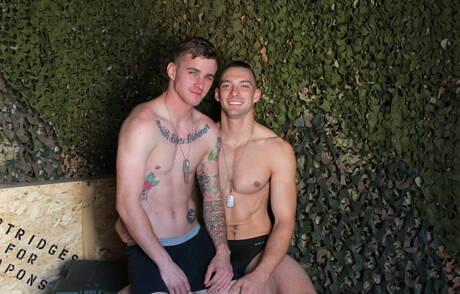 American pretty boy Ryan Jordan and husky guy Johnny B have a hot sex outside