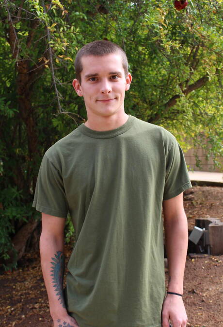 美少年Cole Bantam戶外秀美好身材