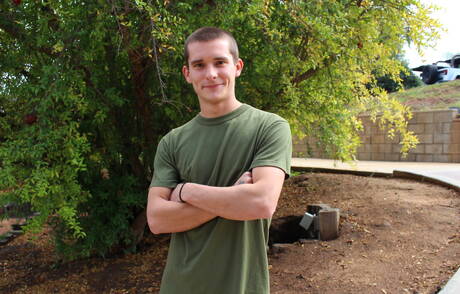 美少年Cole Bantam戶外秀美好身材