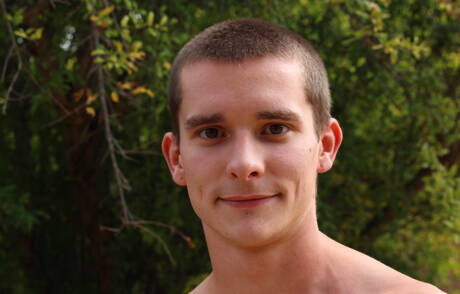 美少年Cole Bantam戶外秀美好身材