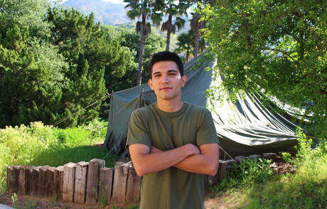 Johnny Stacks, le costaud, pose nu à l