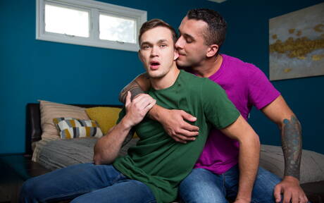 Les beaux garçons américains Jackson Traynor et le dur Laith Inkley se sucent et se baisent