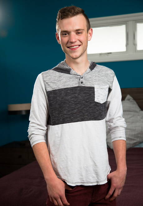 Next Door Studios: Pretty american guys husky guy Scott Finn and husky guy Elliot Finn sucking and screwing each other