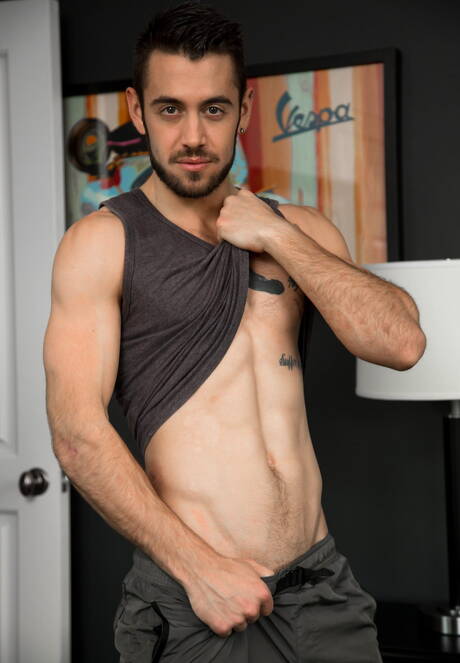 ホットな男の子ドンテ・シック、スペンサー・ラヴァル、ダンテ・コレがお互いを吸ったりファックしたりしている