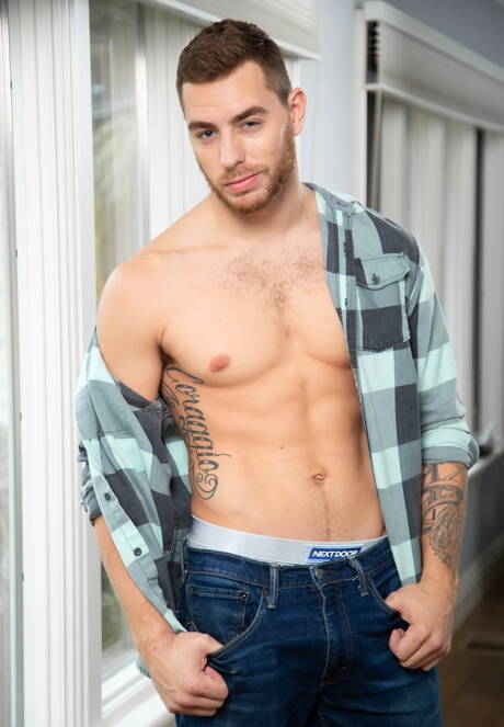 Next Door Studios: Two american dudes well-built Trevor Laster and tough guy Carter Woods have a hot couple sex