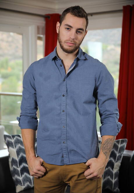 Next Door Studios: Two american boys hunky guy Jeremy Spreadums and hunk Carter Woods banged each other