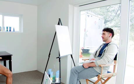 Der amerikanische Schönling Zion Nicholas und der harte Kerl Cayden Stone haben draußen Analsex