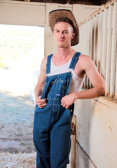 Americani sexy, il duro Elye Black e il fusto Ty Derrick fanno sesso di coppia bollente