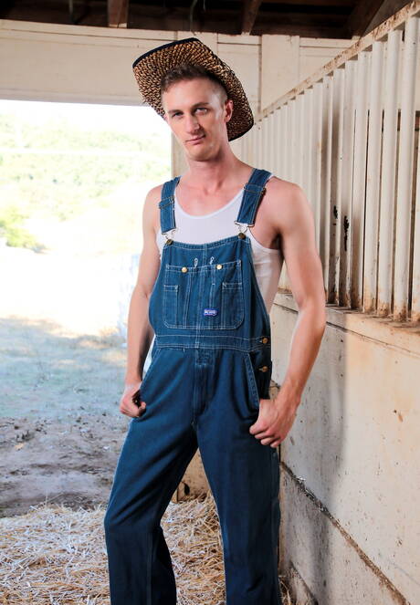 Americani sexy, il duro Elye Black e il fusto Ty Derrick fanno sesso di coppia bollente