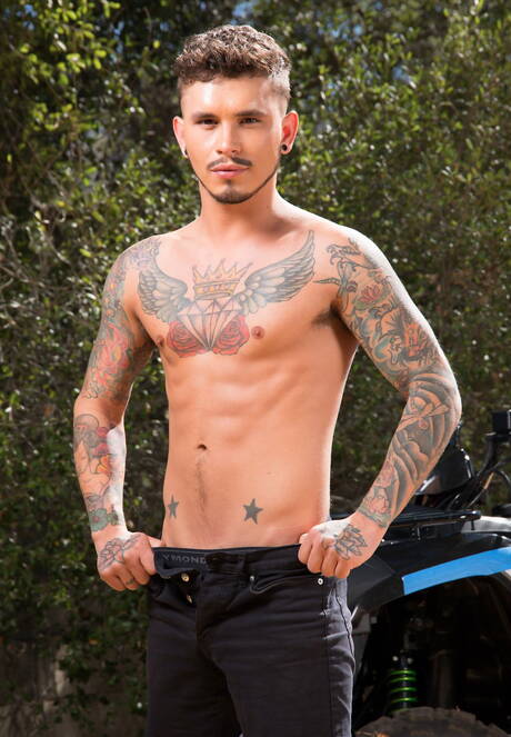 Due ragazzi americani, Ty Mitchell e lo stallone Seth Knight, fanno sesso bollente all