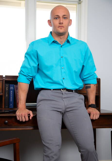 Next Door Studios: Pretty american guys stud Trevor Laster and stud David Rose fuck ass after sucking cock