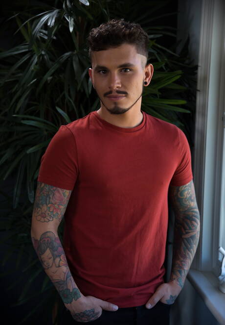 Hot american boys hunky guy Shawn Reeve and hunky guy Seth Knight have anal sex