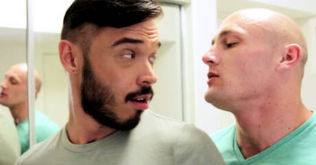 American strongman Trevor Laster and tough guy Chris Knight in hot anal sex