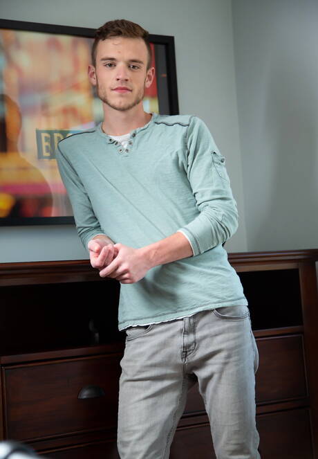 Next Door Studios: American stars beefy Scott Finn and young Dacotah Red fuck ass after sucking dick