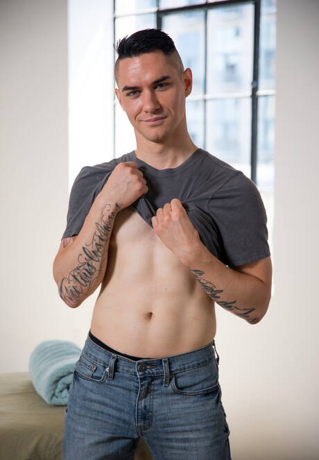 American stars twink Zak Bishop and superstud Scott Finn fuck after blowjob and fisted