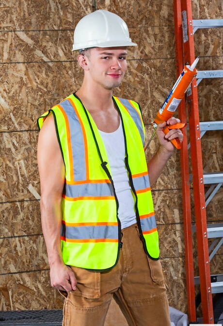 Heiße amerikanische Typen, der gut gebaute Dakota Payne und der muskulöse Logan Cross, ficken Arsch, nachdem sie Schwänze gelutscht haben