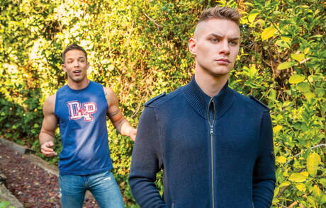 Der amerikanische Pornostar Superhengst Nic Sahara und der schöne Junge Zak Bishop bohren draußen einen Arsch