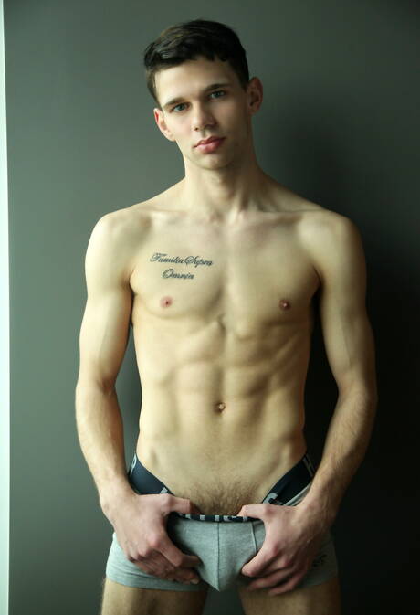 American tough guy Brendan Phillips and russian hunk Dalton Briggs have a good sex