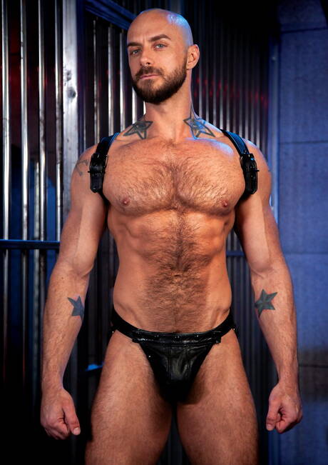 Fisting Central: Hot guys Dirk Caber, Jessie Colter and Tyler Rush in hot 3some ass fuck action